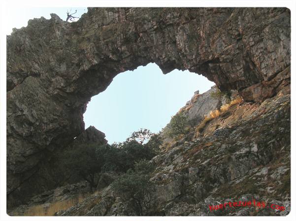 El Peñon Del Arco Desde Abajo